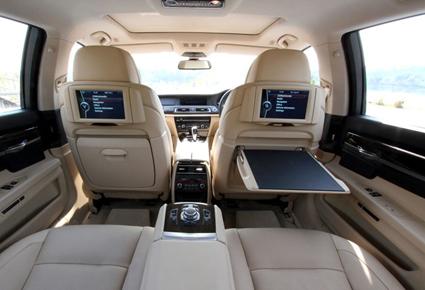 Line of Excellence تنضمّ إلى طراز 730Li من BMW